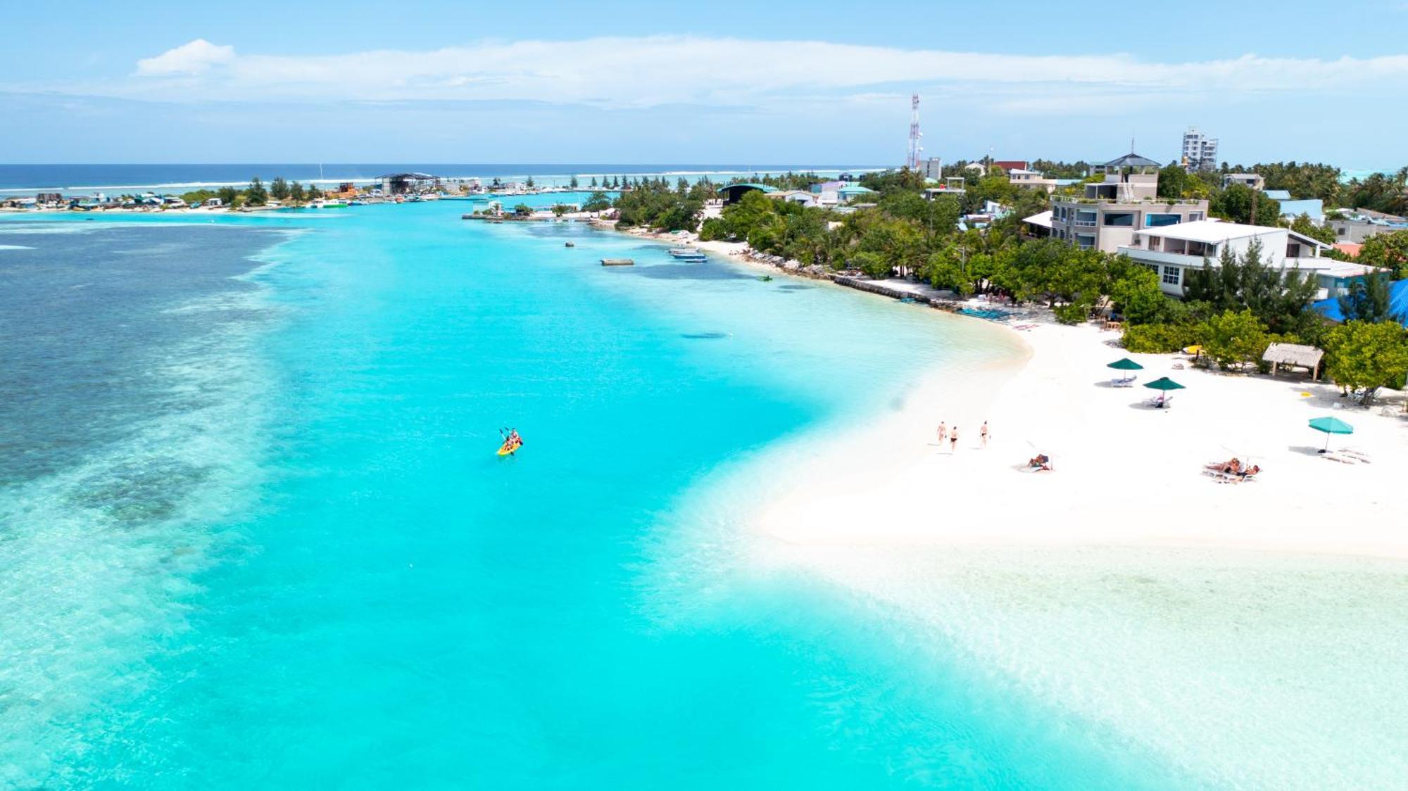 Rashu Hiyaa Hotel Dhiffushi Exterior photo