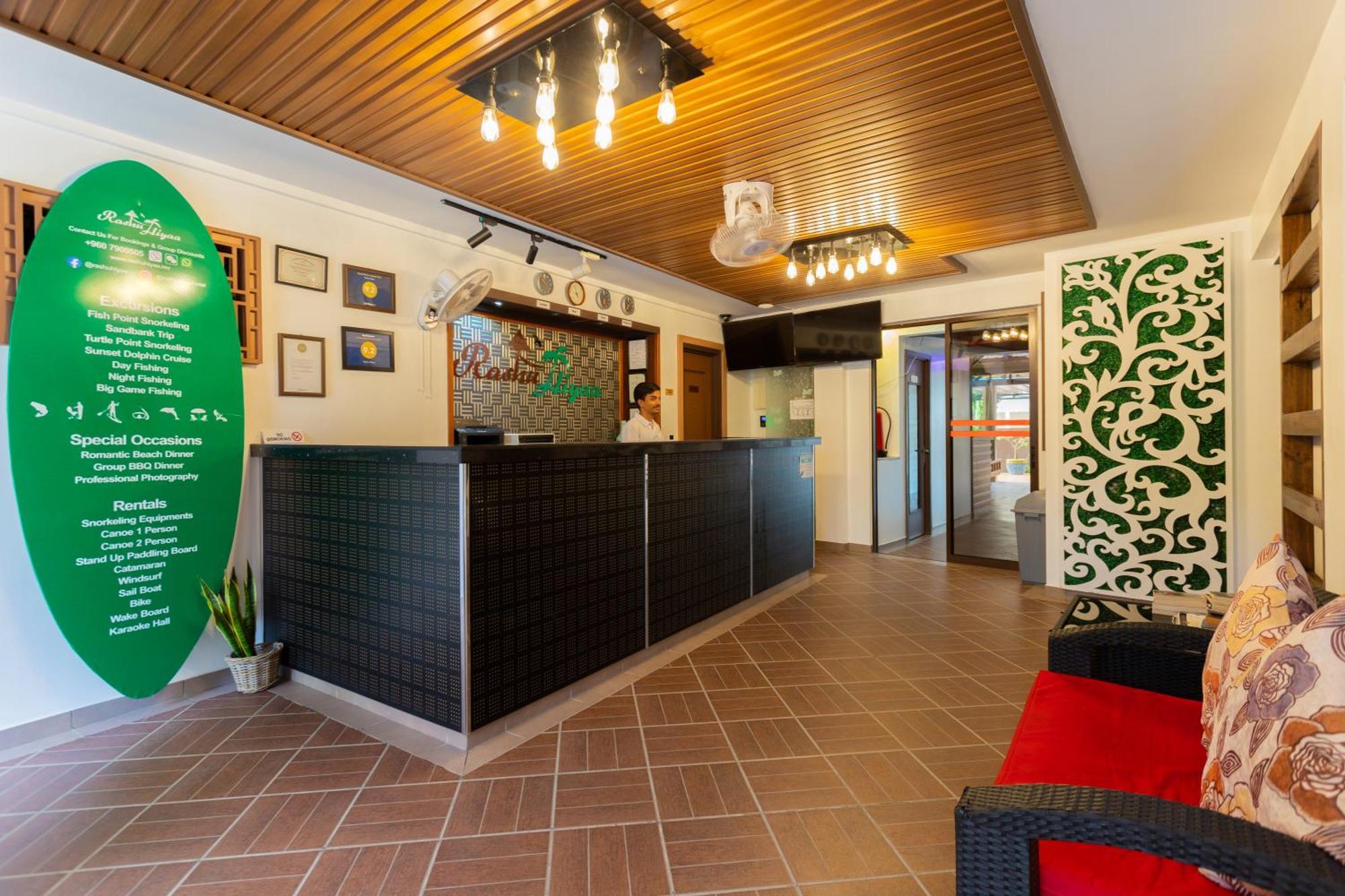 Rashu Hiyaa Hotel Dhiffushi Exterior photo