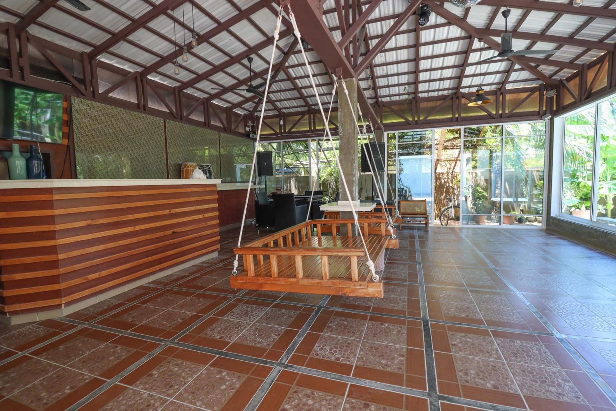 Rashu Hiyaa Hotel Dhiffushi Exterior photo