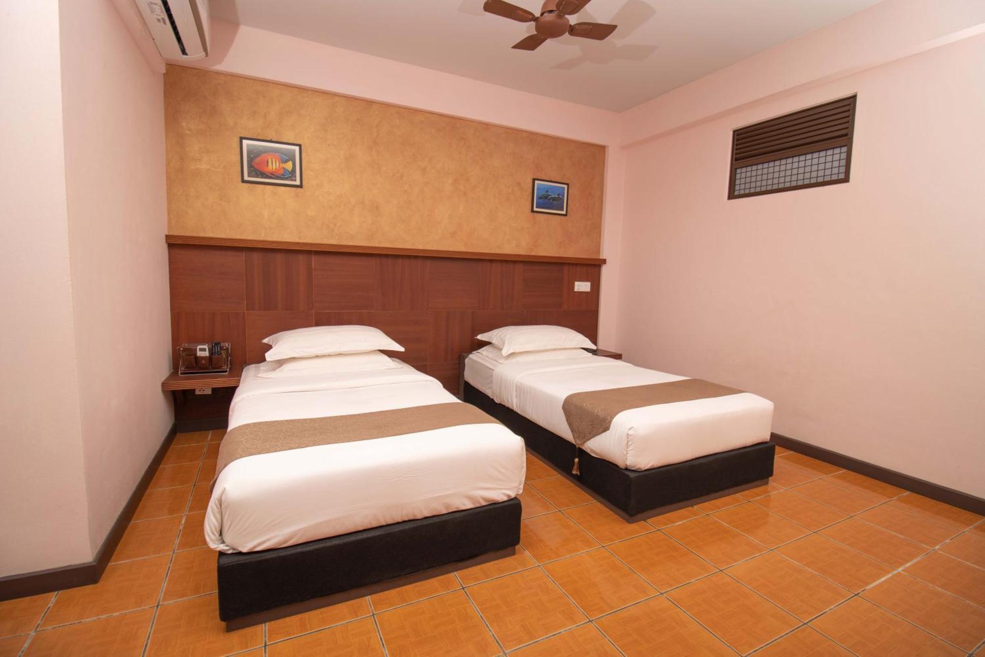 Rashu Hiyaa Hotel Dhiffushi Exterior photo