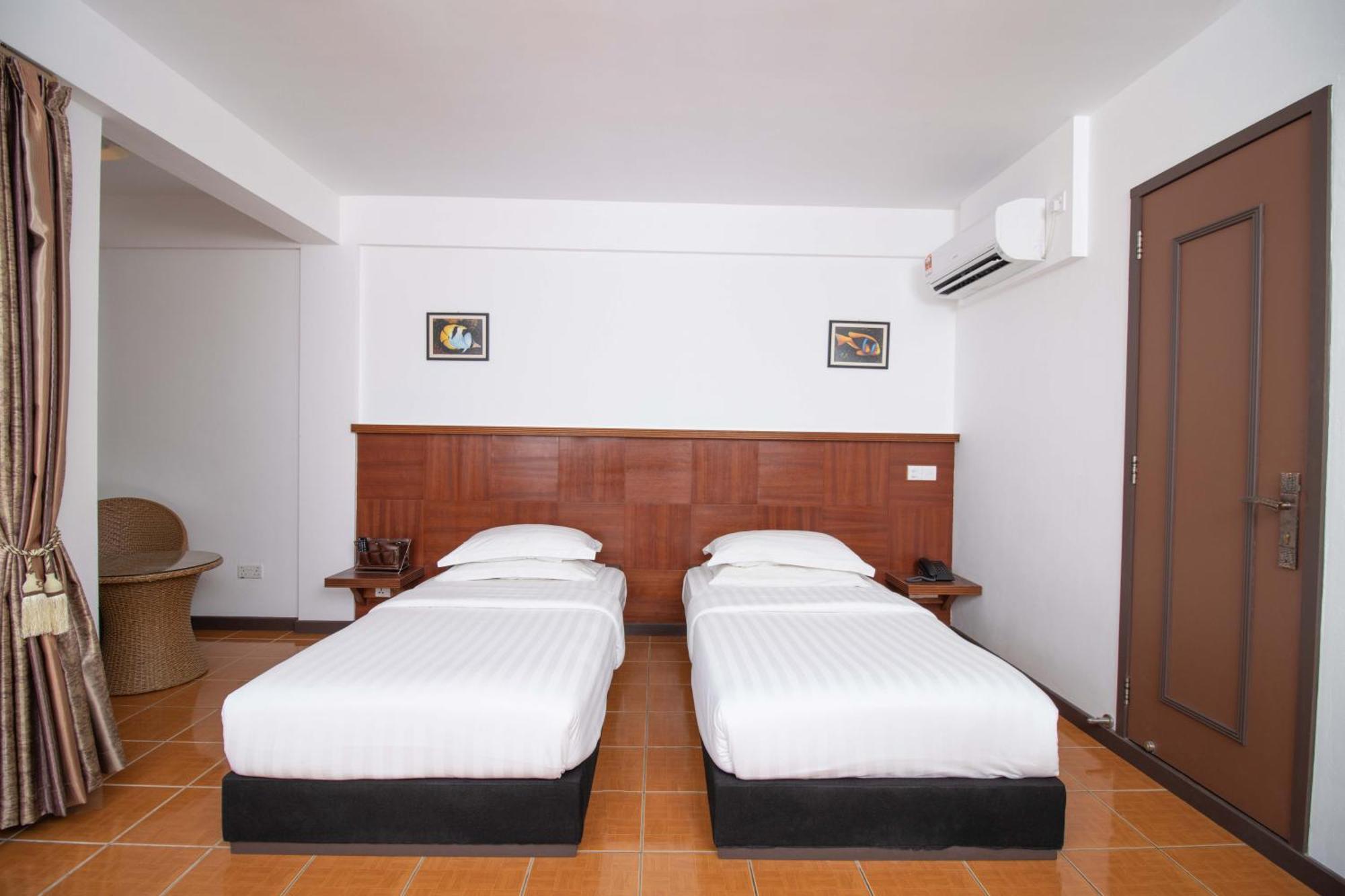 Rashu Hiyaa Hotel Dhiffushi Exterior photo