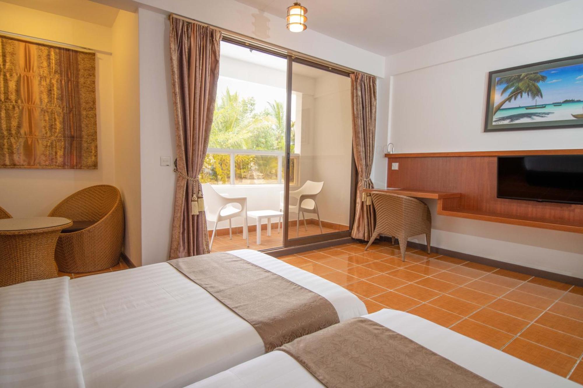 Rashu Hiyaa Hotel Dhiffushi Exterior photo