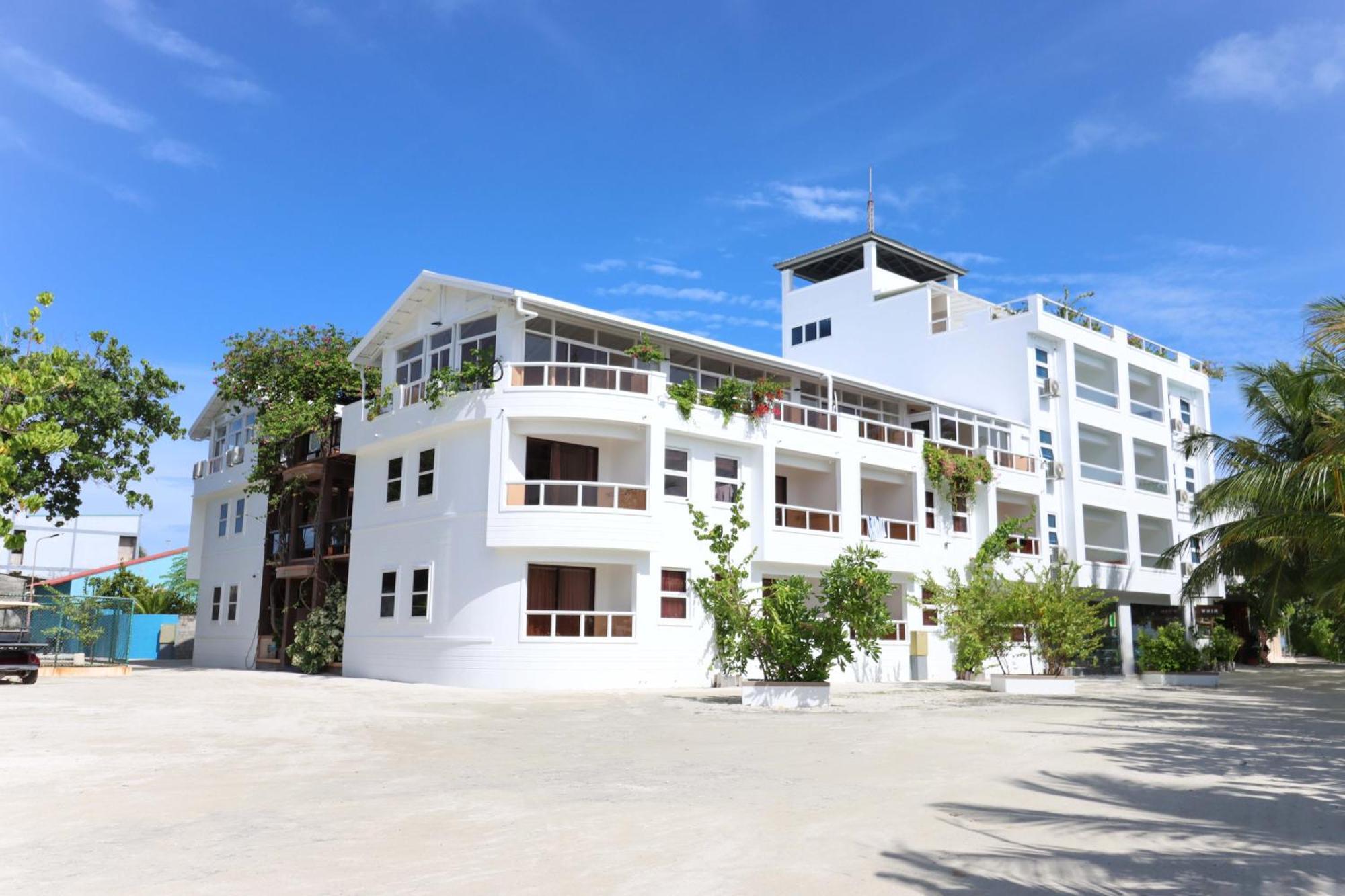 Rashu Hiyaa Hotel Dhiffushi Exterior photo